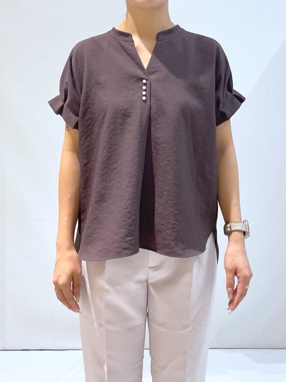 manaさんの「OPAQUE.CLIP｜《7色展開／XS-LLサイズ》タックスリーブスキッパーブラウス【洗濯機洗い可／吸水速乾／抗ピル／防シ」を使ったコーディネート