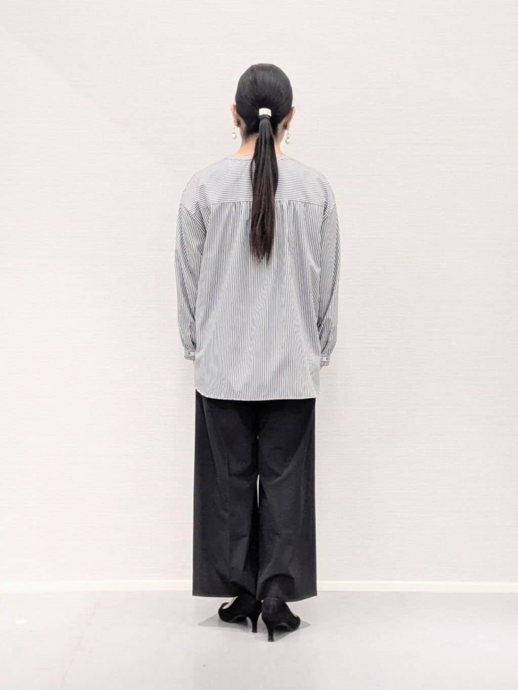 makkyさんの「UNTITLED｜【洗える】胸元タックフリル長袖ブラウス」を使ったコーディネート