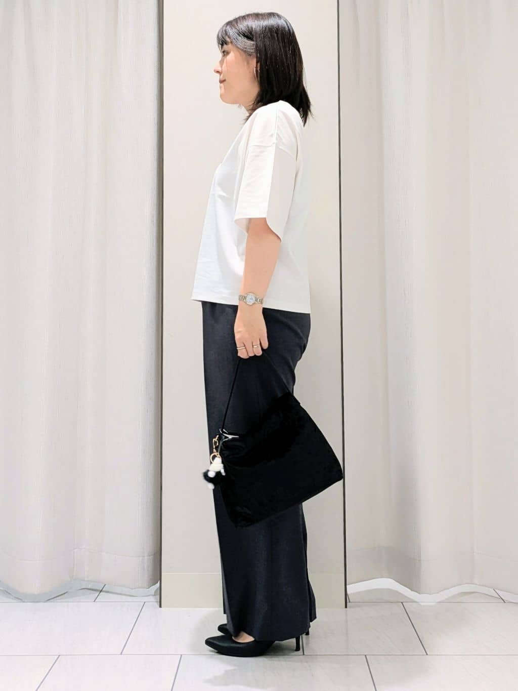Onumaさんの「UNTITLED｜【コットン100/ゆったり/ショート丈/洗える】ベロアロゴTシャツ」を使ったコーディネート