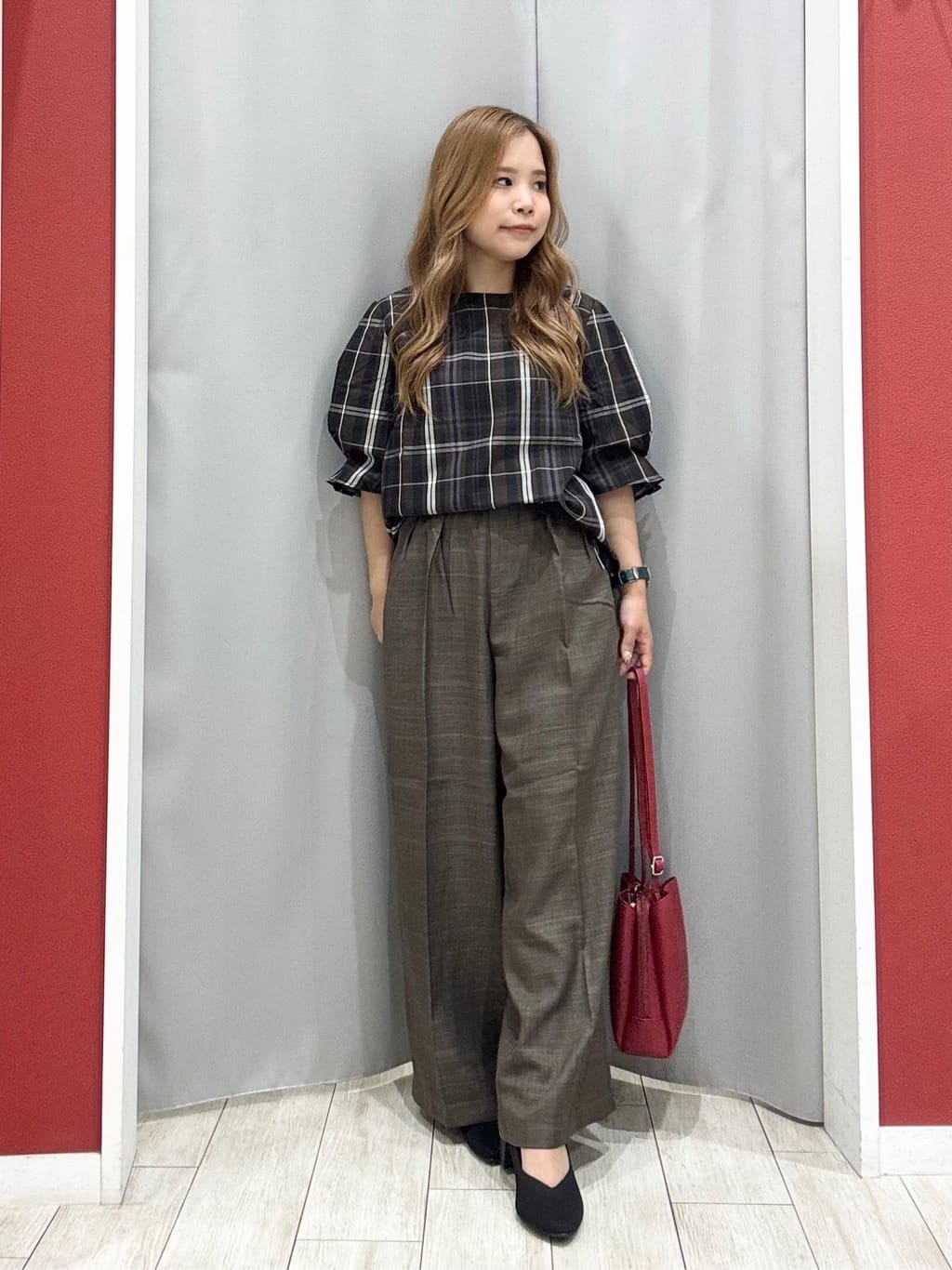 shioさんの「SHOO･LA･RUE｜【S-LL/5分袖】お袖タックできれいに魅せる 大人のチェックブラウス」を使ったコーディネート