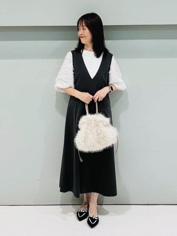 makiさんの「UNTITLED｜【丸首/Tシャツ風/短丈】シャギースリーブ ポンチカットソー」を使ったコーディネート