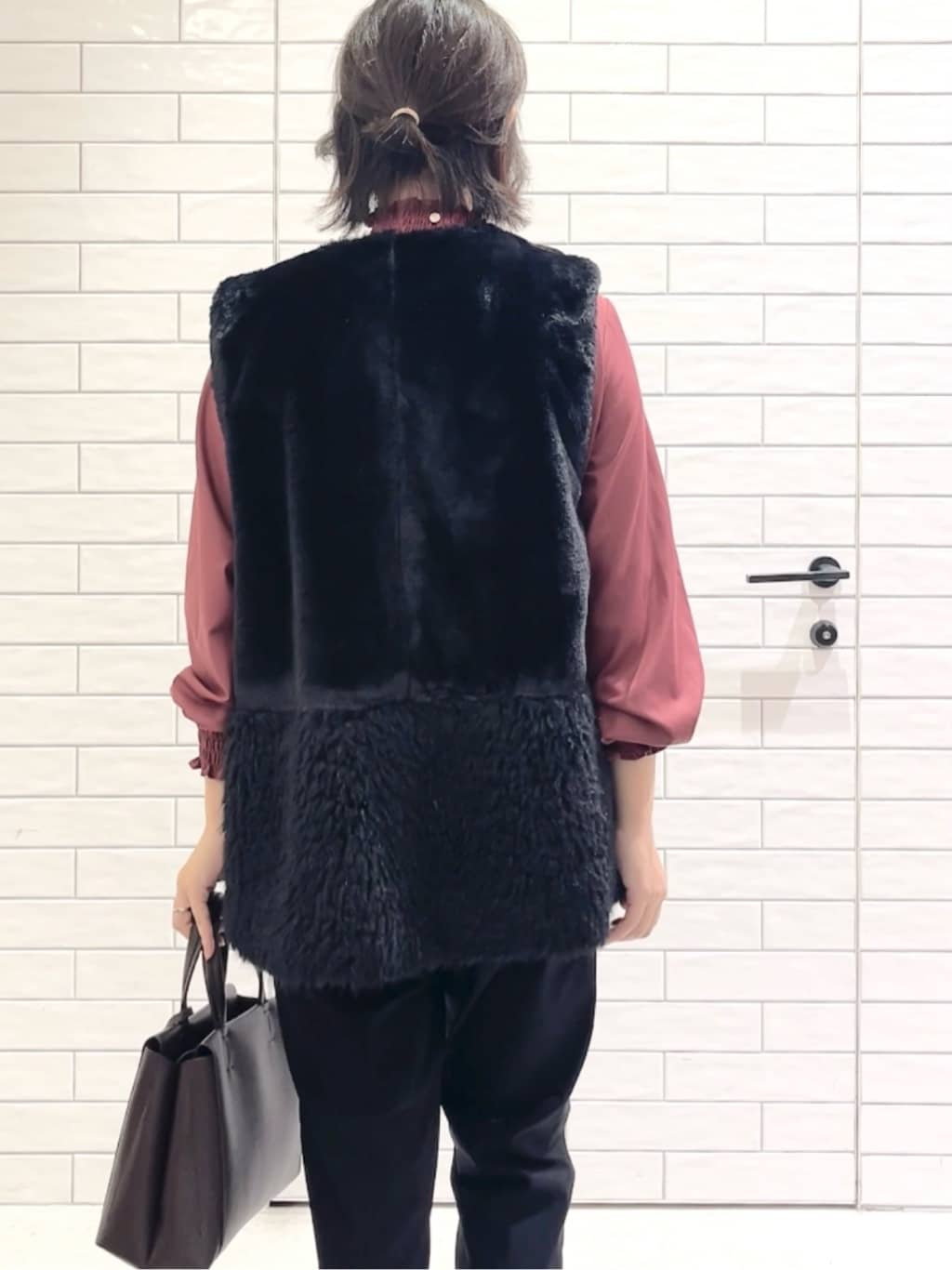 しおりさんの「OPAQUE.CLIP｜シャーリングハイネックブラウス【洗濯機OK】」を使ったコーディネート