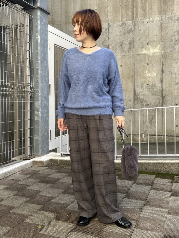 ga_riさんの「THE SHOP TK｜【華やかで柔らか】ふわふわフェザーニット/洗える・前後2WAY」を使ったコーディネート