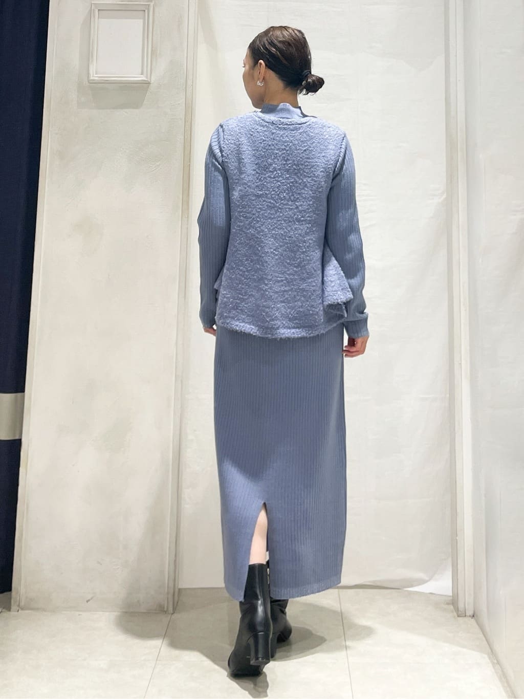 hiroさんの「grove｜【2点SET/体型カバー】一枚で決まる、ペプラムベスト&times;ニットワンピース」を使ったコーディネート