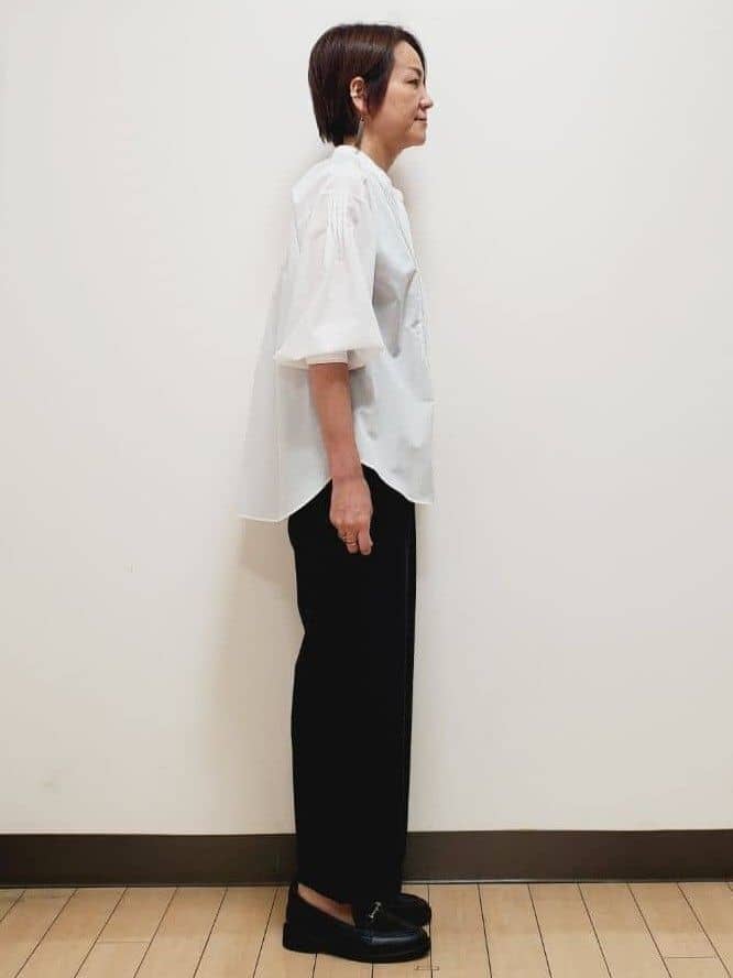 yuuさんの「Reflect｜【程よいゆとり感／体型カバー】ピンタックデザインシャンブレーブラウス」を使ったコーディネート