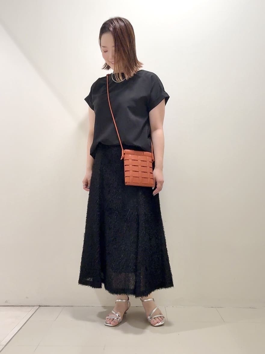 YUIさんの「UNTITLED｜【セットアップ可/はっ水/通勤】リラククール 半袖ブラウス」を使ったコーディネート