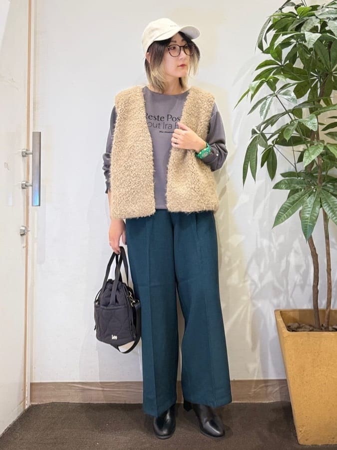 misakiさんの「SHOO･LA･RUE｜【S-LL】大人のデイリースタイルに お袖タック フェイクパール付きトップス」を使ったコーディネート