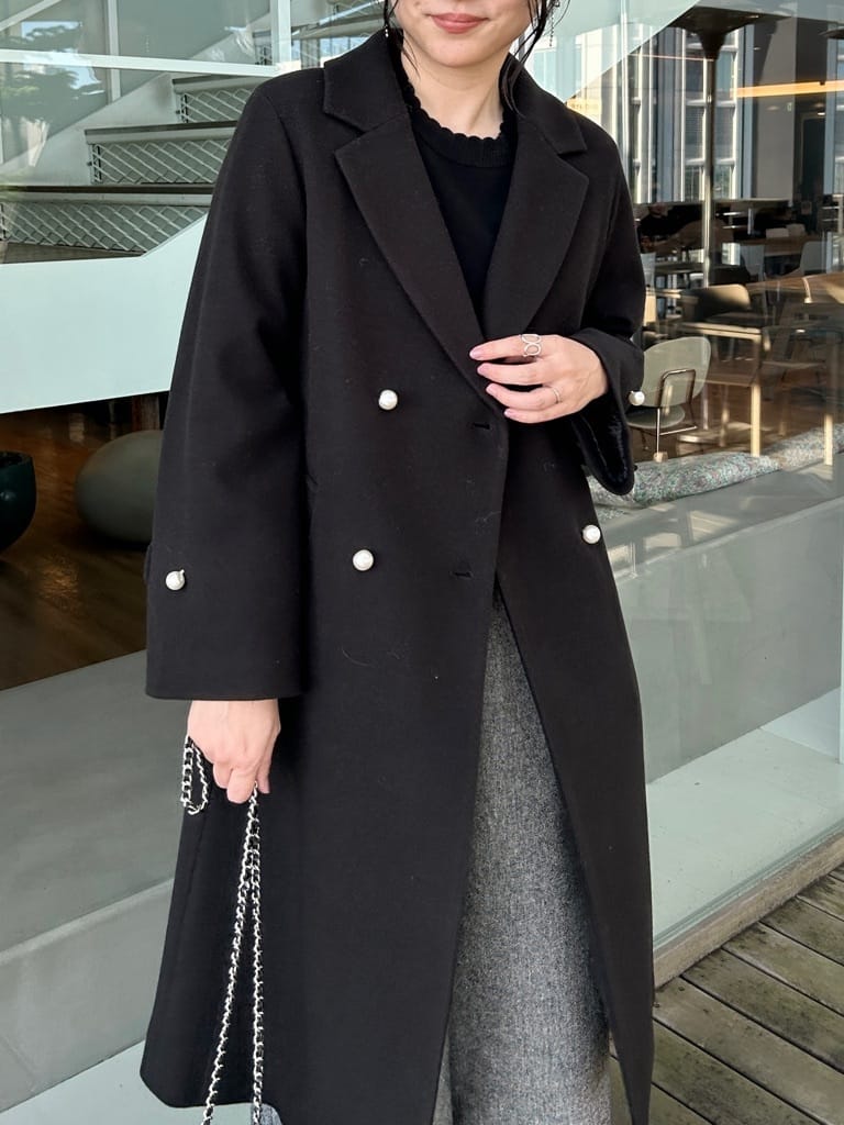 shinoさんの「Couture brooch｜【大人上品・ベルト付き】パール調釦チェスターコート」を使ったコーディネート