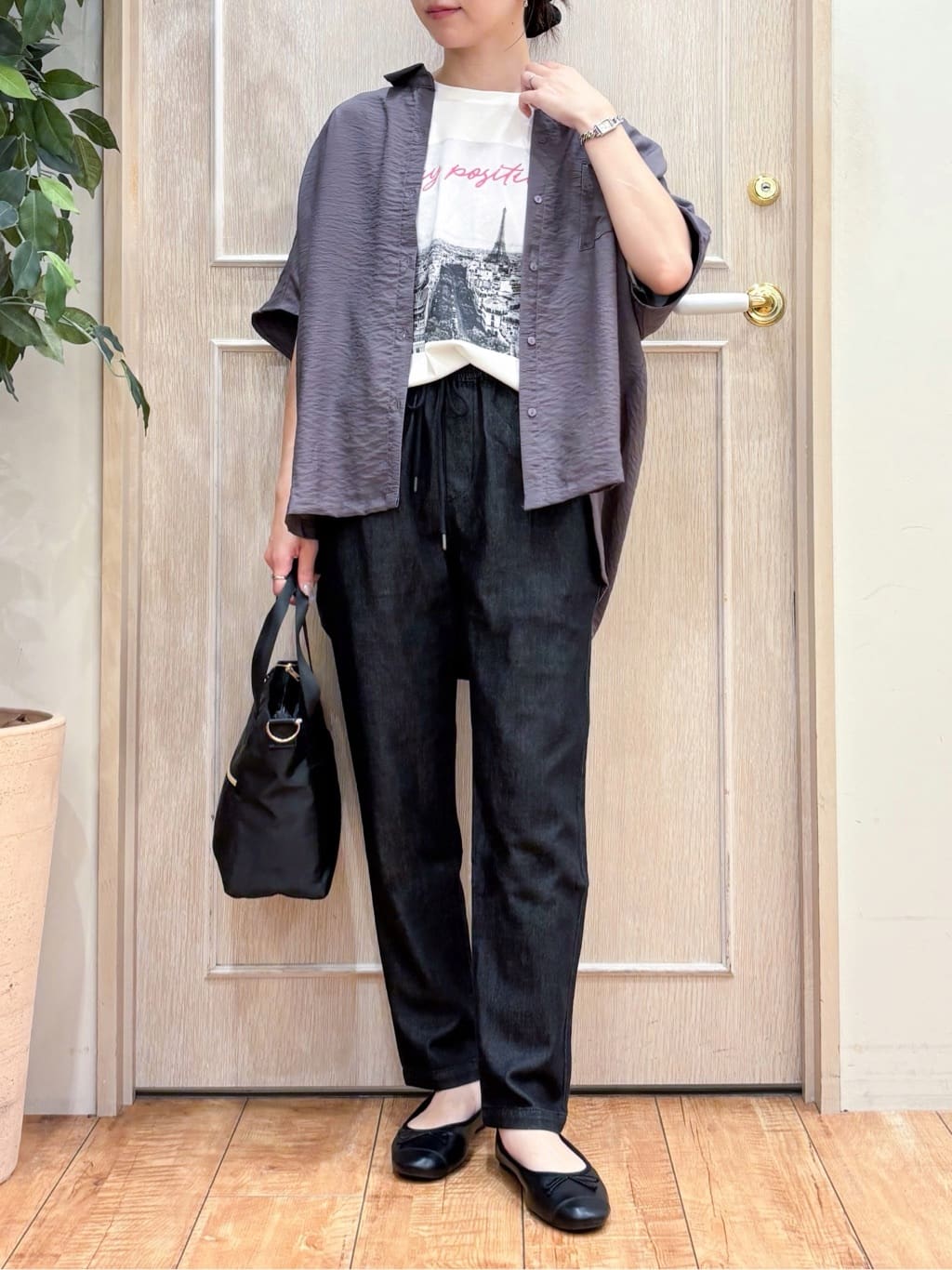 なみさんの「SHOO･LA･RUE｜【洗える/S-LL/5分袖】1枚でも羽織としても。さらさらドレープシャツ」を使ったコーディネート