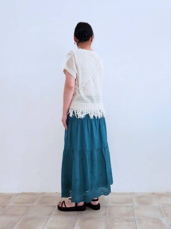 くまさんの「SHOO･LA･RUE｜【S-LL】裾フリンジマクラメVネックニット」を使ったコーディネート