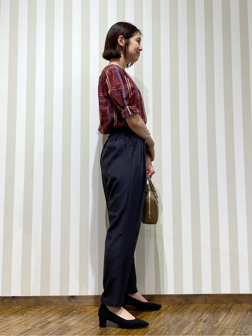 SAOさんの「SHOO･LA･RUE｜【S-LL/5分袖】お袖タックできれいに魅せる 大人のチェックブラウス」を使ったコーディネート