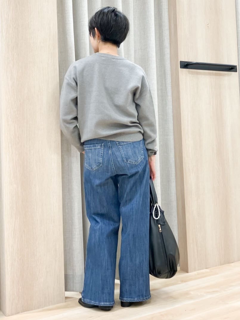 Keiさんの「grove｜カレッジロゴキーネックニット」を使ったコーディネート