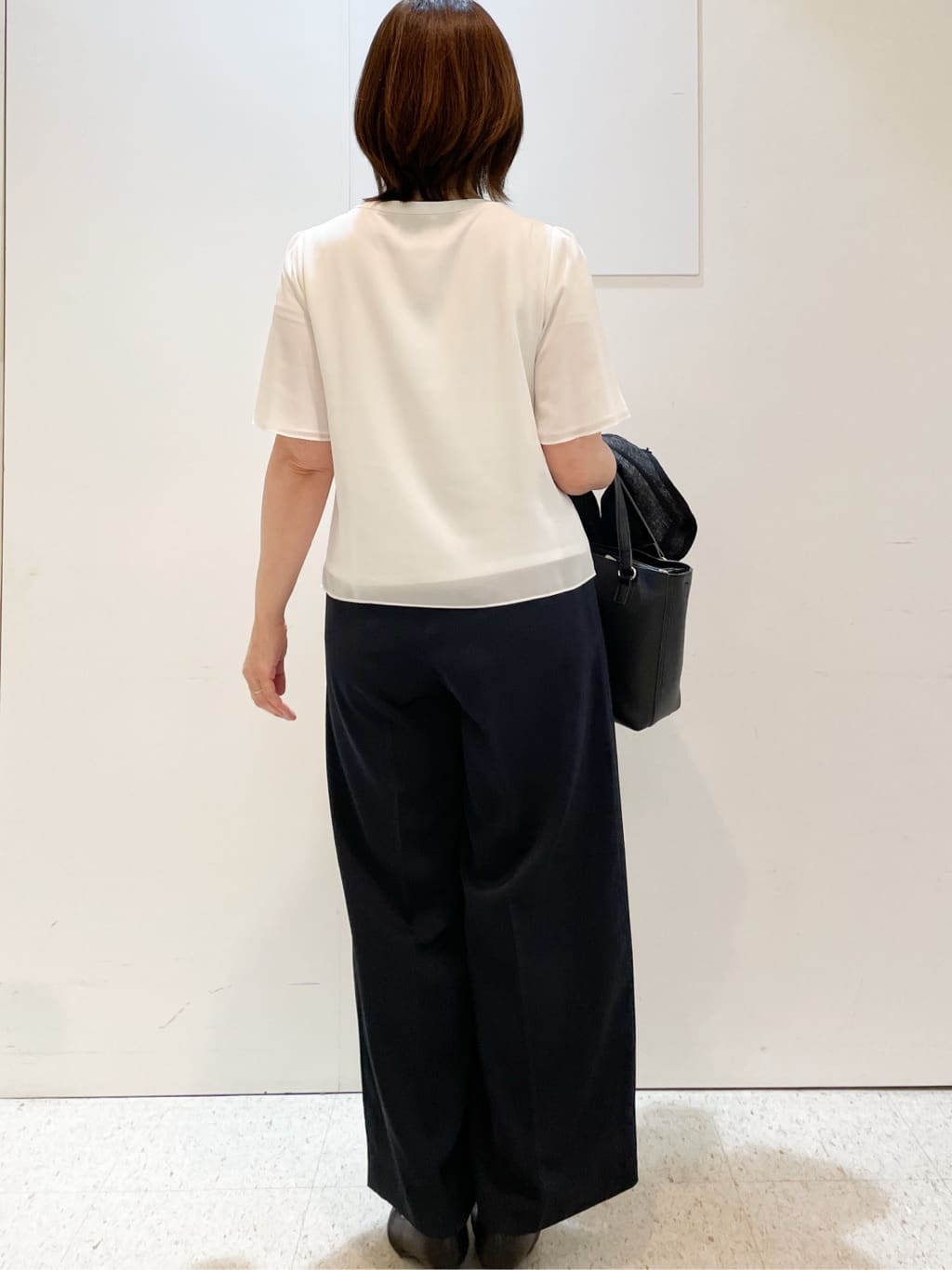 めいさんの「Reflect｜【一枚着で着映え◎／ジャケットのインナーにも】フロント開きブラウス」を使ったコーディネート