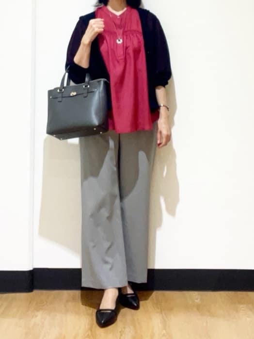フクさんの「Reflect｜【選べる5色◎／マシンウォッシュ可】シャーリングデザインブラウス」を使ったコーディネート