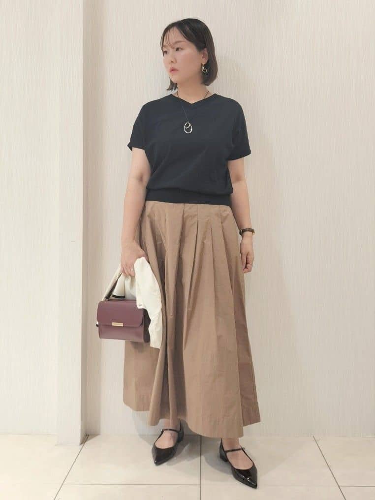naokoさんの「UNTITLED｜【アンサンブル可/薄手】ベーシッククルーネックカーディガン」を使ったコーディネート