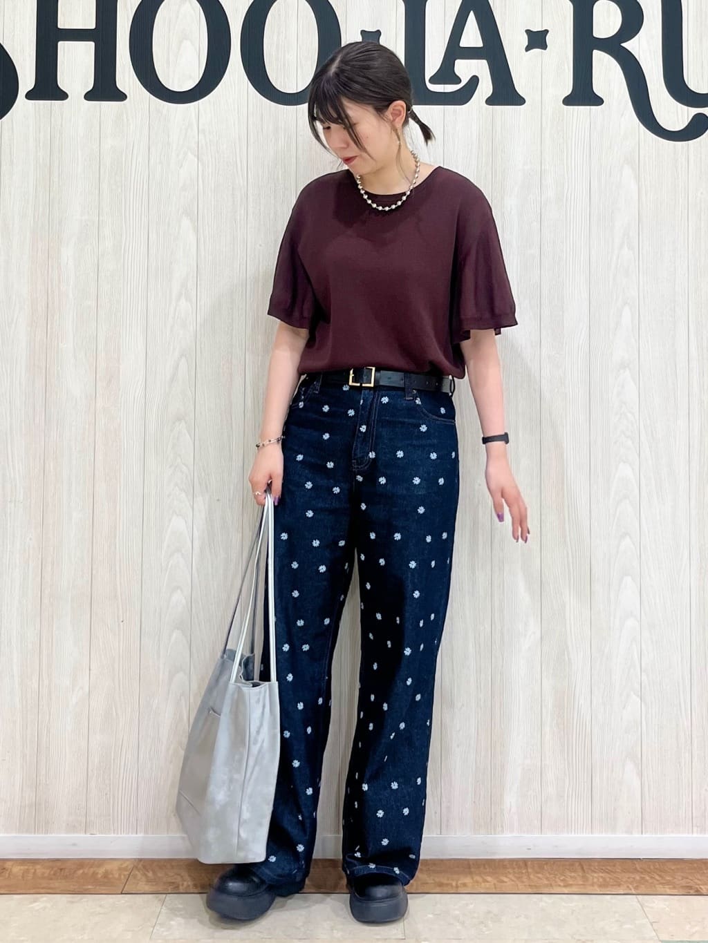 shiiさんの「SHOO･LA･RUE｜【S-LL】二の腕はカバーして魅せる フレアスリーブニット」を使ったコーディネート