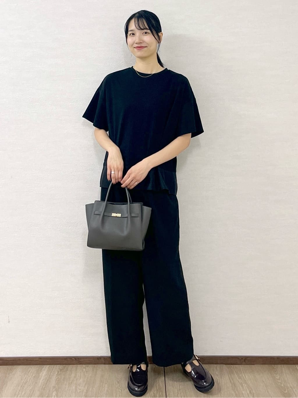 sachikoさんの「OPAQUE.CLIP｜リネンライクタックワイドパンツ【洗濯機洗い可】」を使ったコーディネート