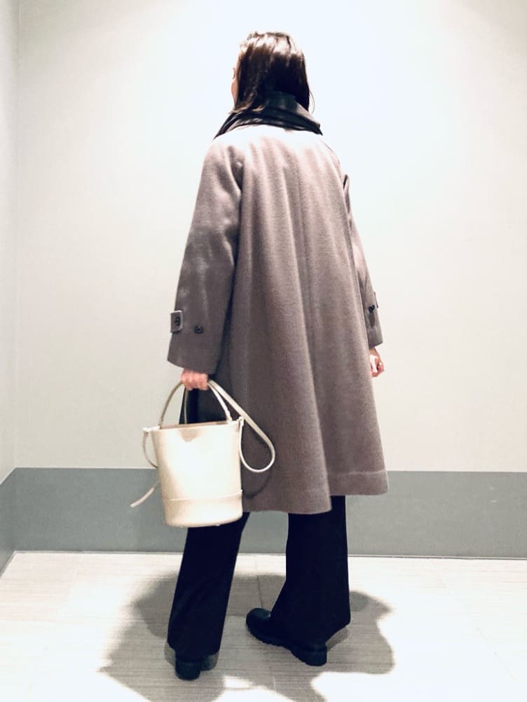 Furuさんの「DRESSTERIOR｜Super110sウールステンカラーコート」を使ったコーディネート