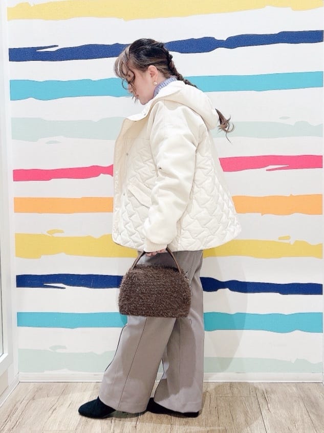 Peeさんの「SHOO･LA･RUE｜【洗濯機可/S-LL/高レビュー】上品シルエットで美しい イージーワイドパンツ」を使ったコーディネート