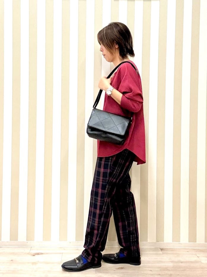 pieceさんの「SHOO･LA･RUE｜【高レビュー/洗濯後しわになりにくい】1枚でサマ見え 8分袖ドルマンブラウス」を使ったコーディネート