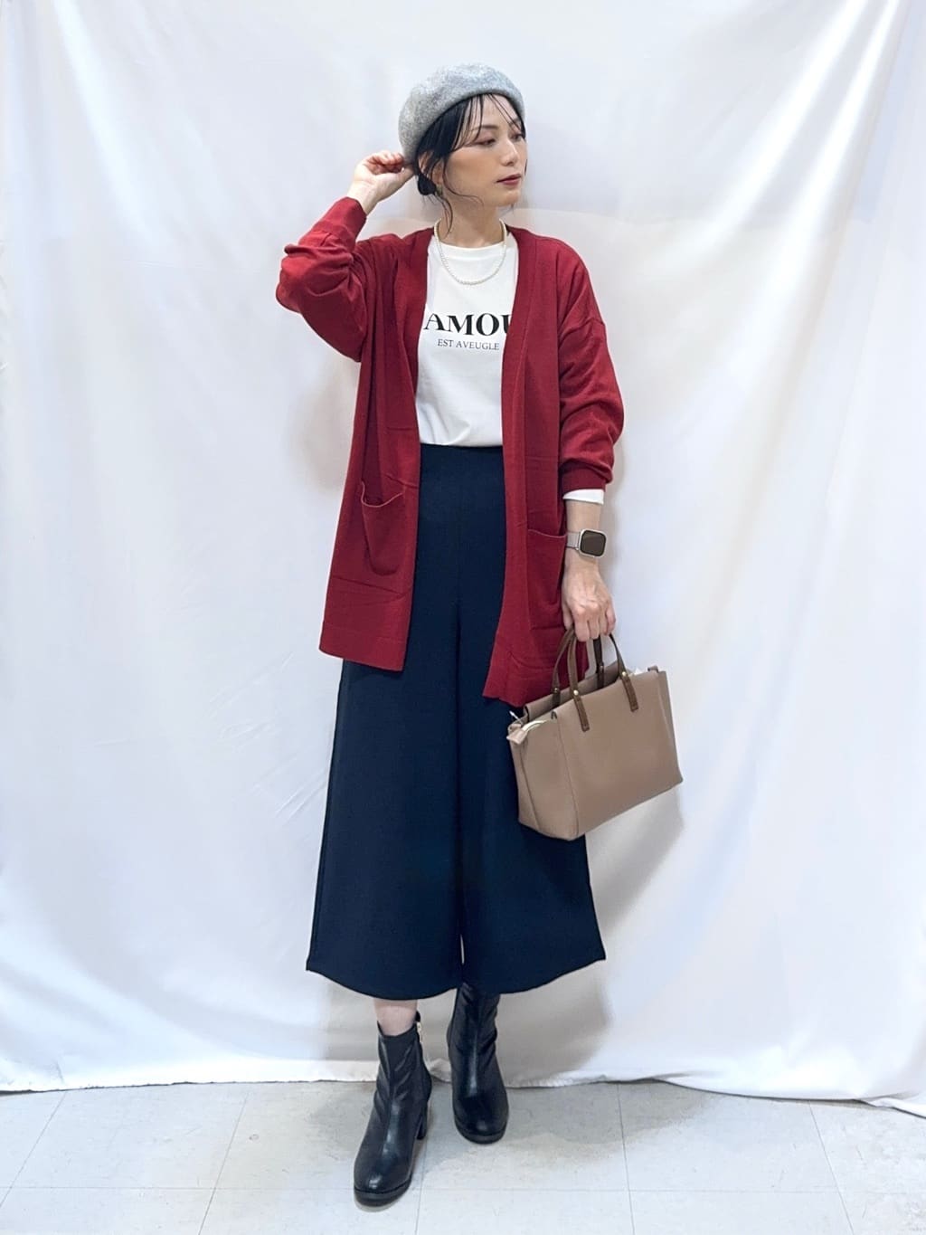 𝐇𝐢𝐫𝐨𝐦𝐢さんの「SHOO･LA･RUE｜グラフィックアソート ベーシックロンT」を使ったコーディネート