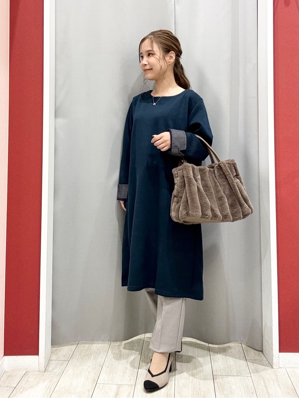 shioさんの「SHOO･LA･RUE｜【洗濯機可/S-3L/美脚シルエット】通勤・セレモニーにも　きちんと見えする ソフトスティックパンツ」を使ったコーディネート