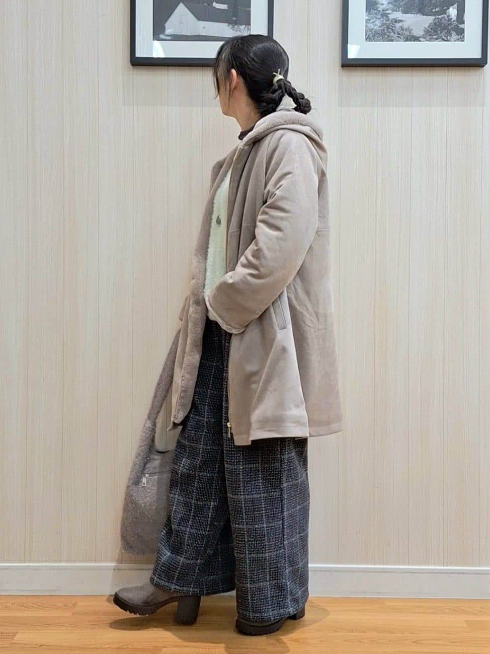 Saoさんの「SHOO･LA･RUE｜【S-LL】きらっと華やか ふんわりラメフェザーニット」を使ったコーディネート