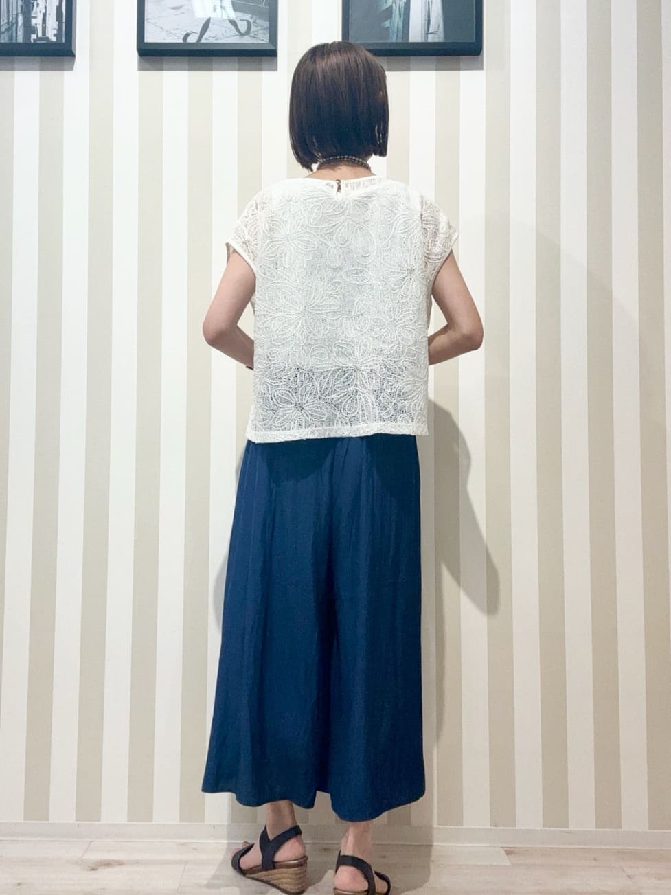 まつこさんの「SHOO･LA･RUE｜【2点セット】刺繍レーストップス」を使ったコーディネート