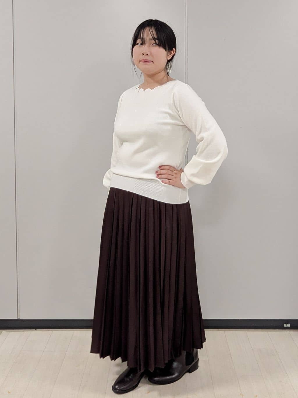 Nonさんの「index｜ラメスカラップビジューデザインニット【洗濯機OK】《6col／S～LL》」を使ったコーディネート