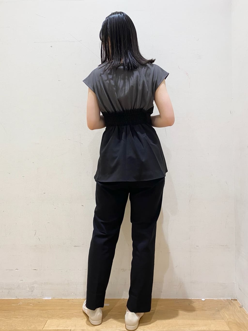 みなみさんの「OPAQUE.CLIP｜《S-LLサイズ》ハイストレッチスティックパンツ【洗濯機洗い可／接触冷感】」を使ったコーディネート