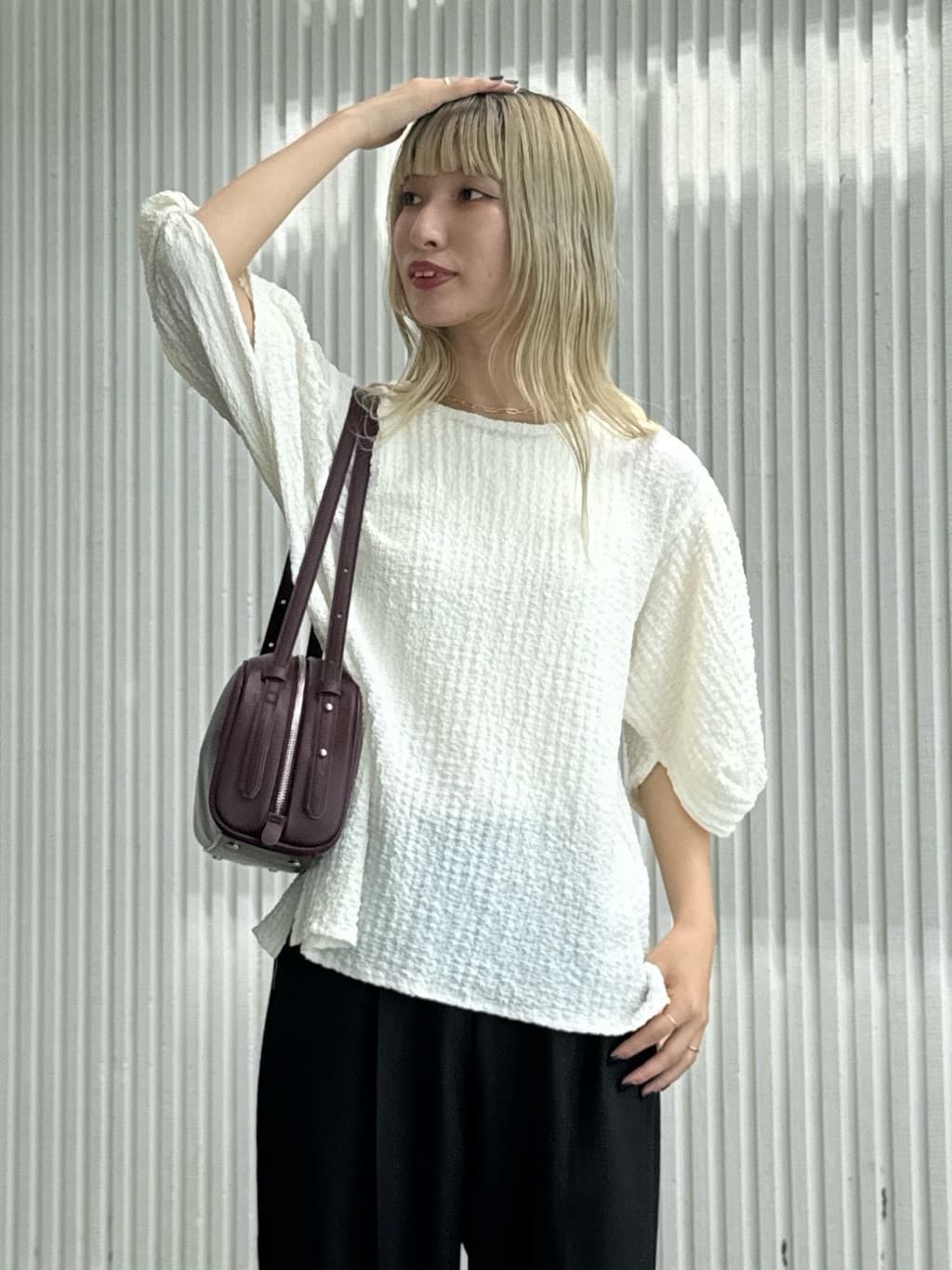omaさんの「THE SHOP TK｜麻調ピンタックワイドパンツ【洗濯機OK】」を使ったコーディネート
