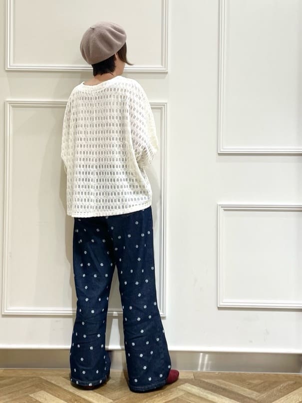 SOさんの「SHOO･LA･RUE｜【S-LL】涼やかで好印象 シアーチェック ドルマントップス」を使ったコーディネート