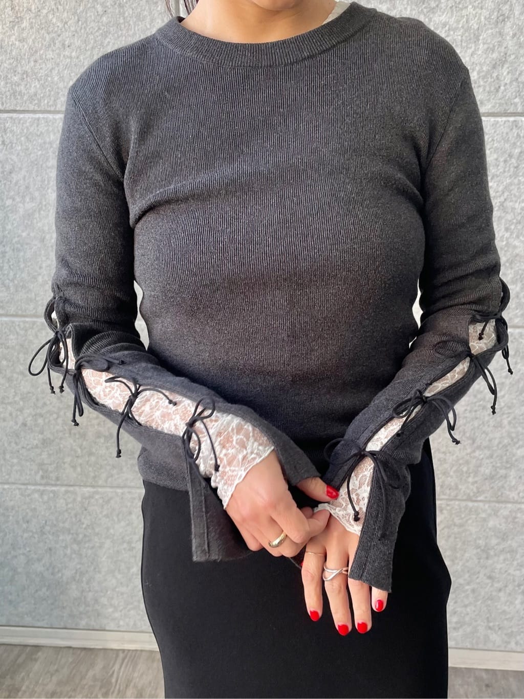 kanakoさんの「CODE A｜ribbon slit pullover」を使ったコーディネート