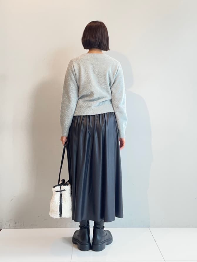 murayamaさんの「INDIVI｜レザー調ギャザースカート」を使ったコーディネート