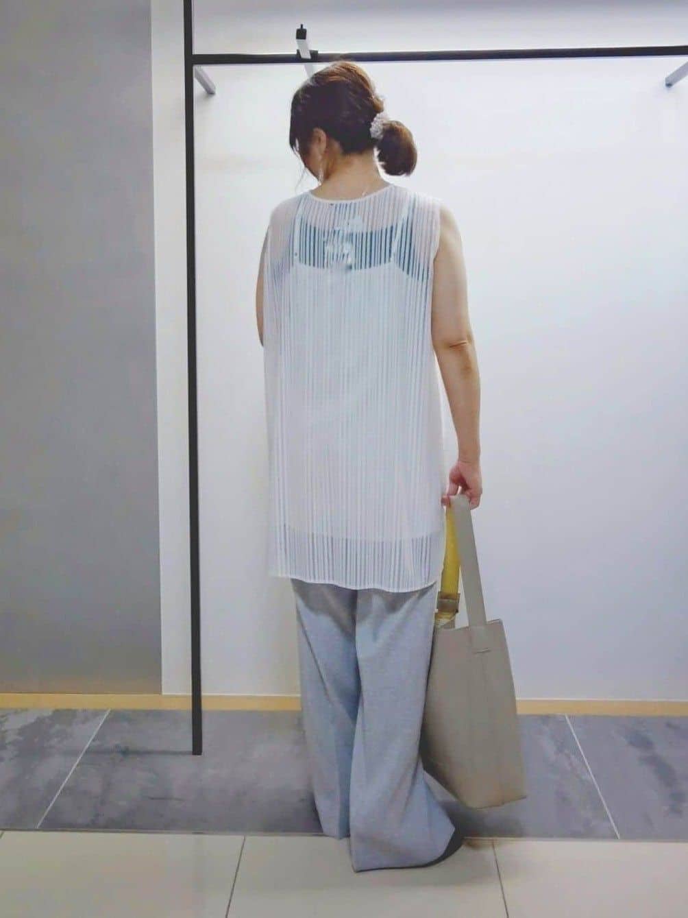 TOMOMIさんの「INDIVI｜【洗える／セットアップ可能】ラッセルチュニック」を使ったコーディネート