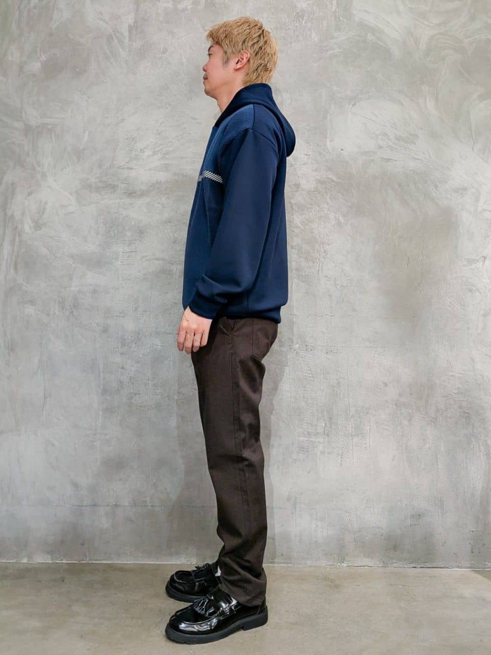 daiさんの「THE SHOP TK｜【大人の休日スタイルにはこれ！】フロントチェック柄ニットパーカ　洗濯機OK」を使ったコーディネート