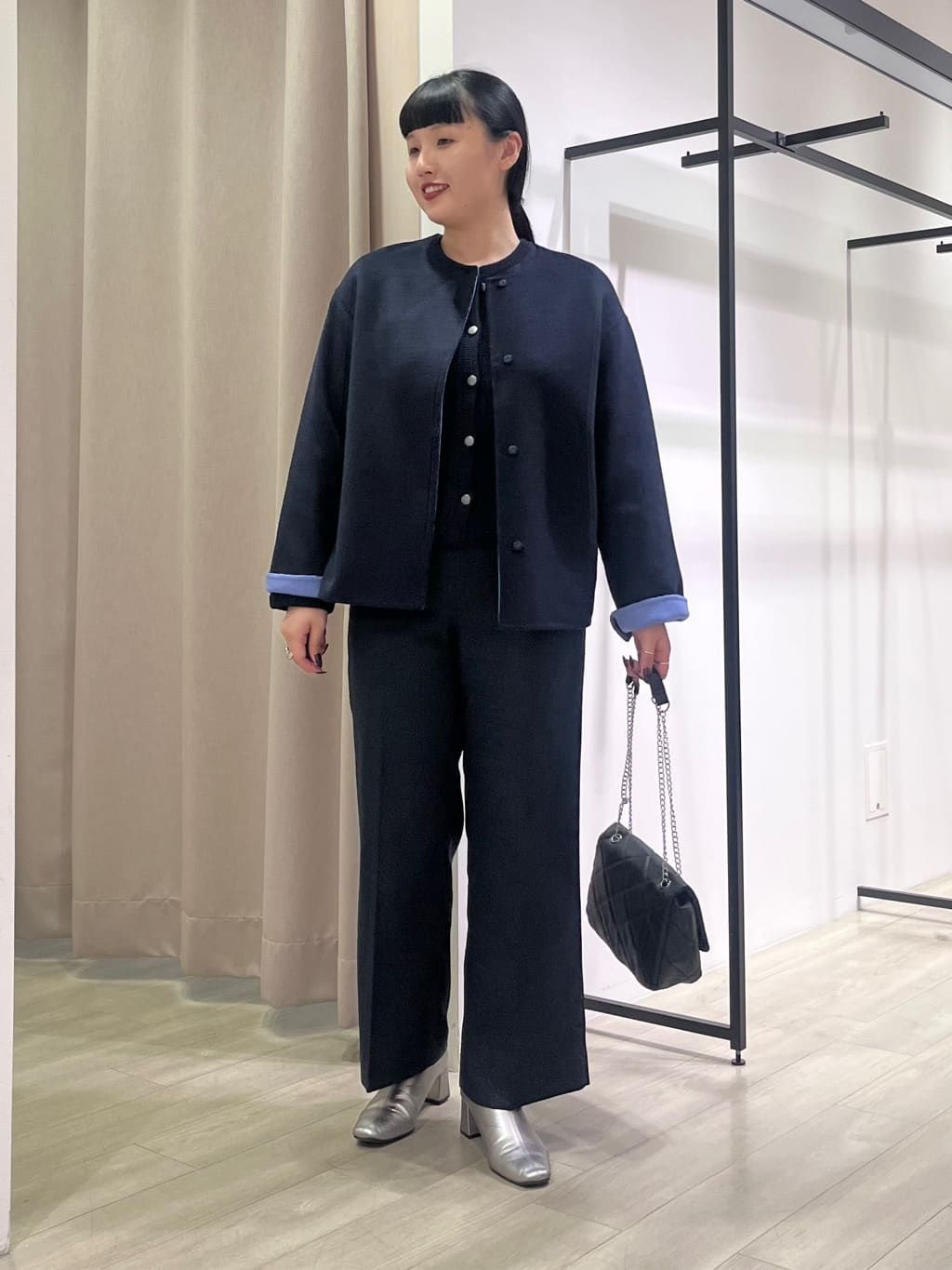 hasuさんの「INDIVI｜【ミニブークレ素材】ジャケットライクカーディガン」を使ったコーディネート