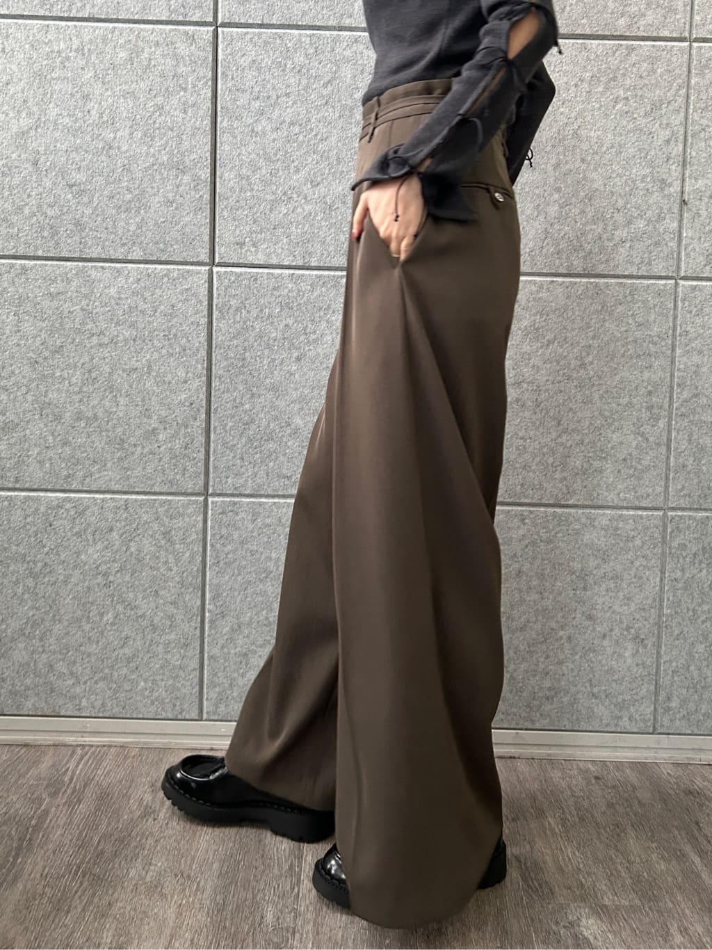 harunaさんの「CODE A｜ribbon slit pullover」を使ったコーディネート