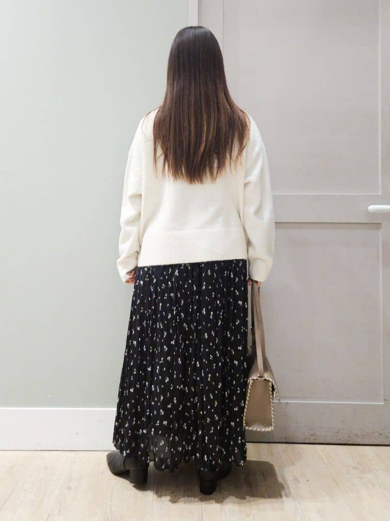 maiさんの「grove｜【洗える】レイヤードにもおすすめ！サイド釦ニット」を使ったコーディネート