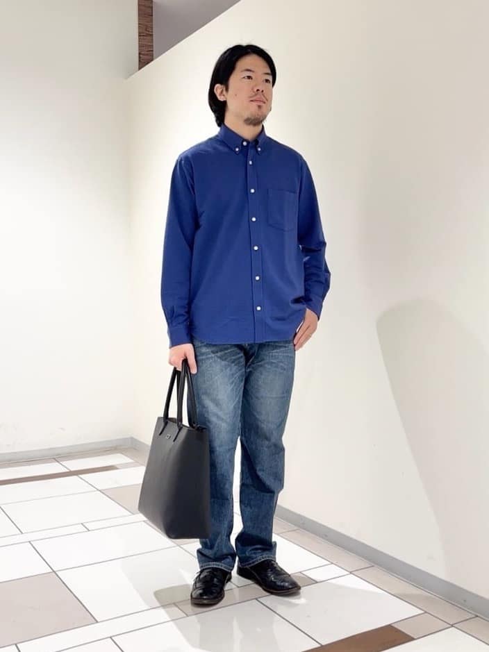 及川さんの「TAKEO KIKUCHI｜【モンスターストレッチ】日本製 ウォッシュド デニムパンツ」を使ったコーディネート