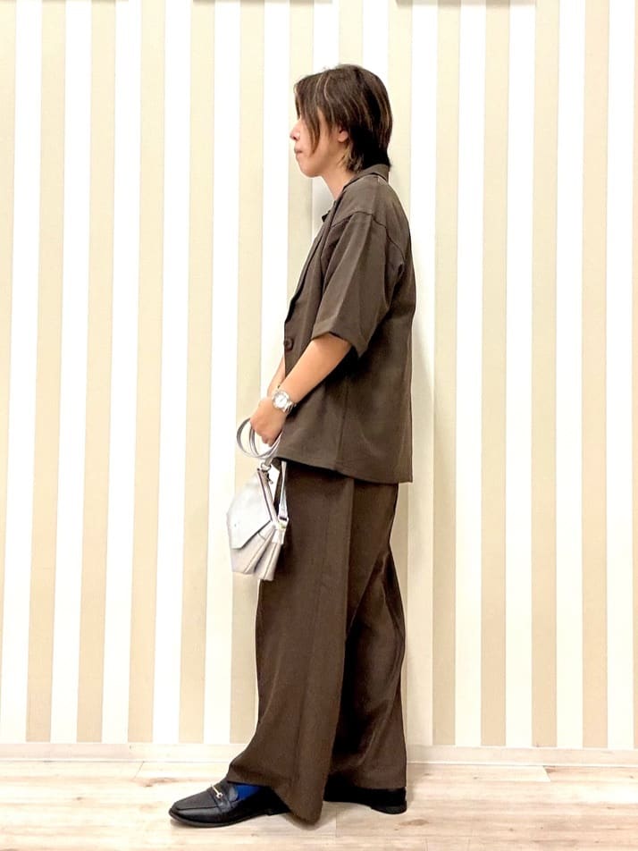 pieceさんの「SHOO･LA･RUE｜【S-LL/セットアップ可/洗濯後しわになりにくい】きちんと見え タックワイドパンツ」を使ったコーディネート