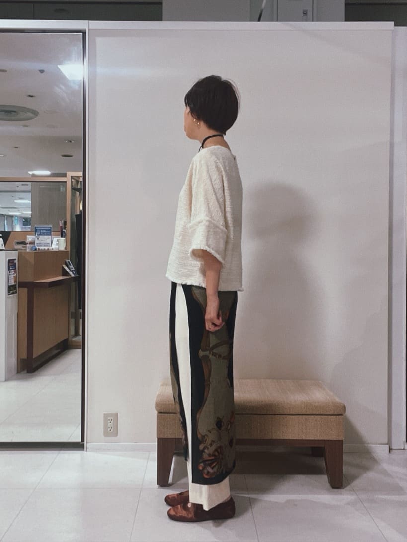 IWAMOさんの「UNTITLED｜【きれいめ／体型カバー】ツイードドルマントップス」を使ったコーディネート