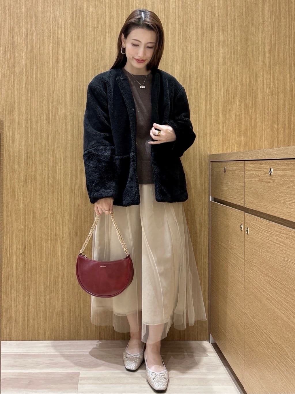 maiさんの「OPAQUE.CLIP｜フェイクボア切替ショートコート」を使ったコーディネート