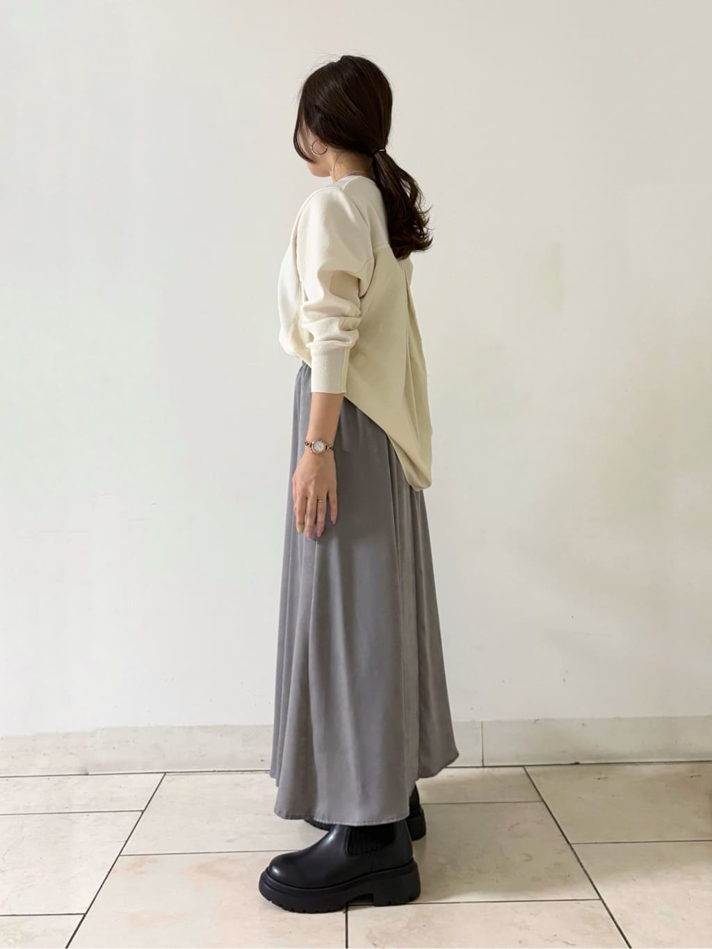 kahoさんの「INDIVI｜【洗える／選べる8色】トーンアップニット」を使ったコーディネート