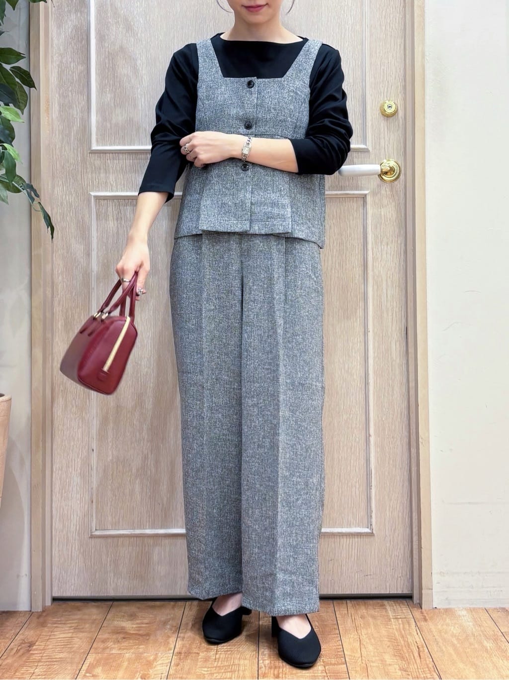 なみさんの「SHOO･LA･RUE｜【S-LL】美しく見せる ボートネックロンT」を使ったコーディネート