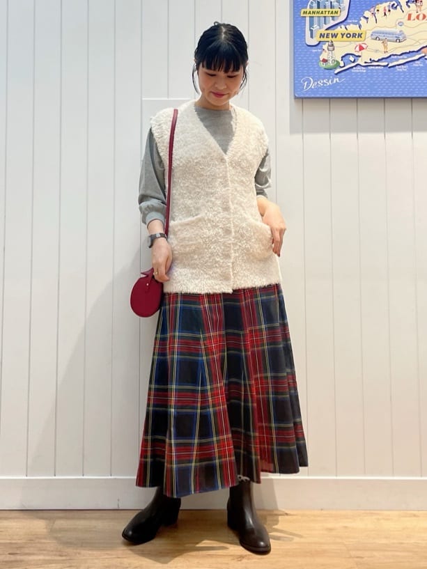 mikaさんの「Dessin｜【360度可愛い・洗える】バックヘンリーカットソー」を使ったコーディネート