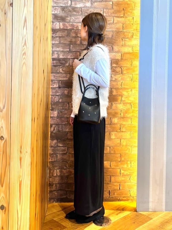mieさんの「SHOO･LA･RUE｜【洗濯後しわになりにくい】ポケット付き ナロースカート」を使ったコーディネート