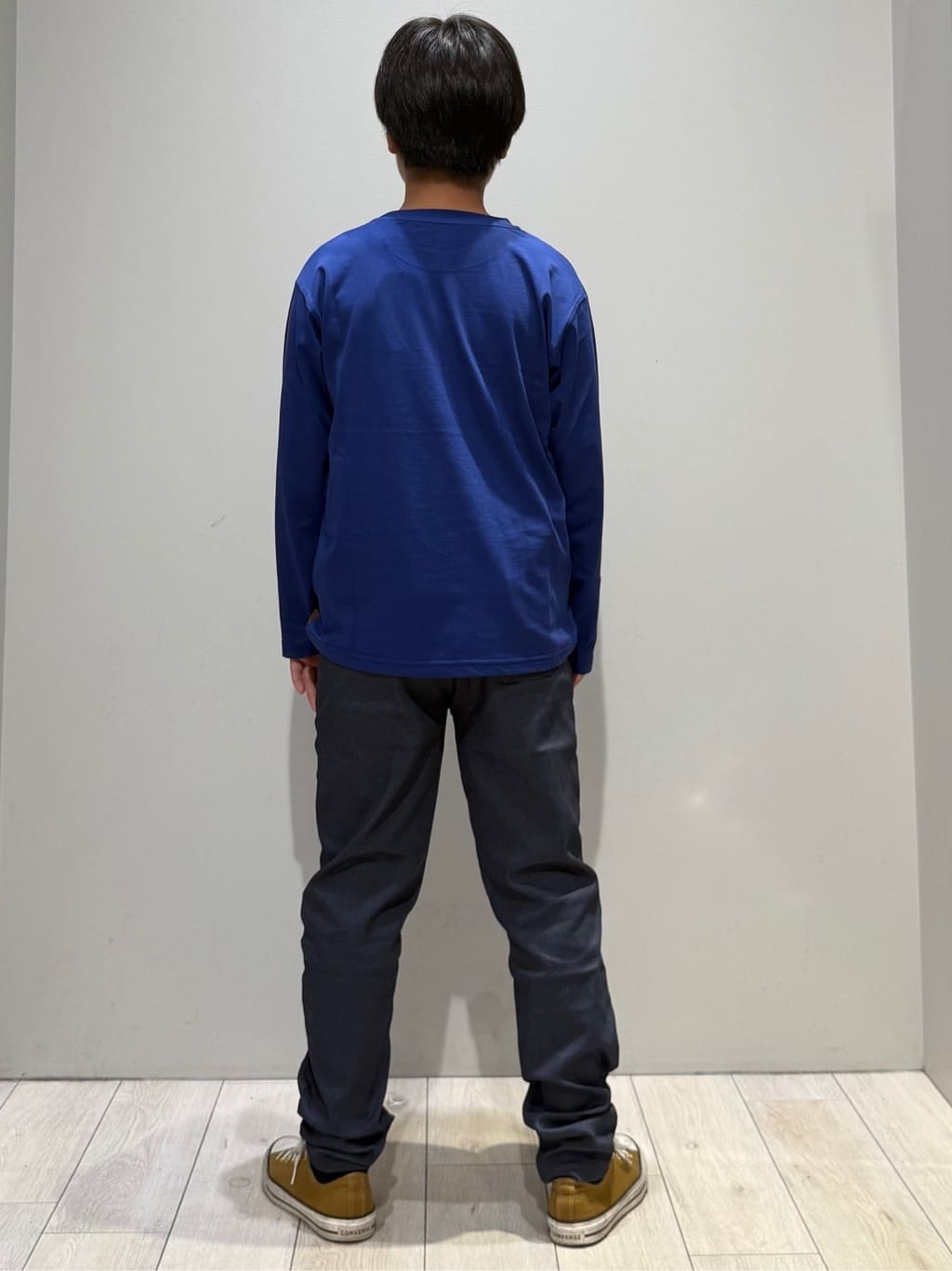 kuboさんの「THE SHOP TK｜【110-160/洗濯機OK】切り替え長袖Tシャツ」を使ったコーディネート