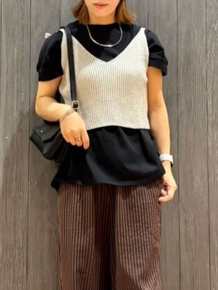 meiさんの「SHOO･LA･RUE｜【S-LL/汗ジミ軽減/ひんやり/UV】体型カバーに タック入りドルマントップス」を使ったコーディネート