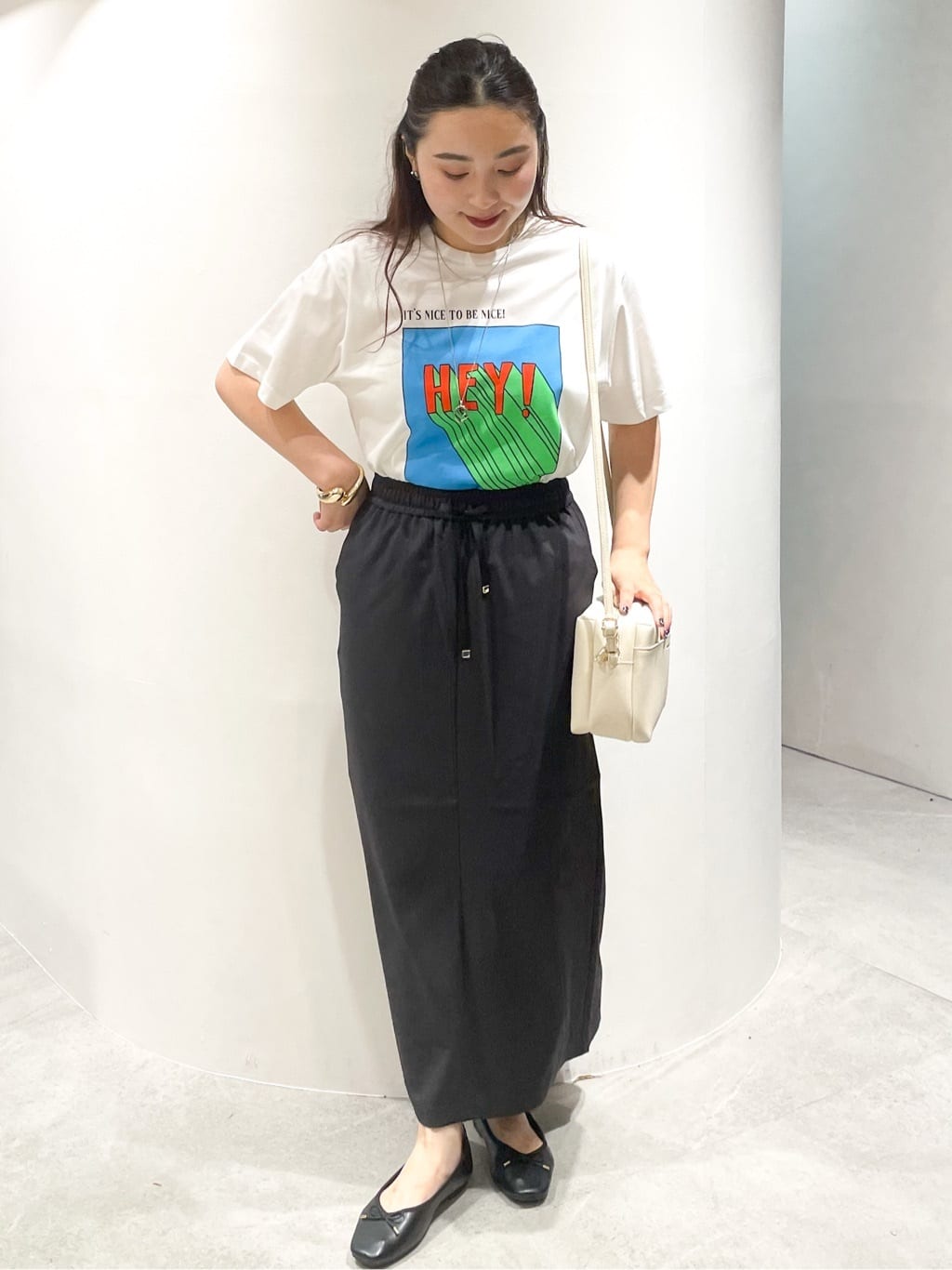 かりんさんの「OPAQUE.CLIP｜【Pontre Studio／ポンレストゥディオ】別注グラフィックTシャツ」を使ったコーディネート